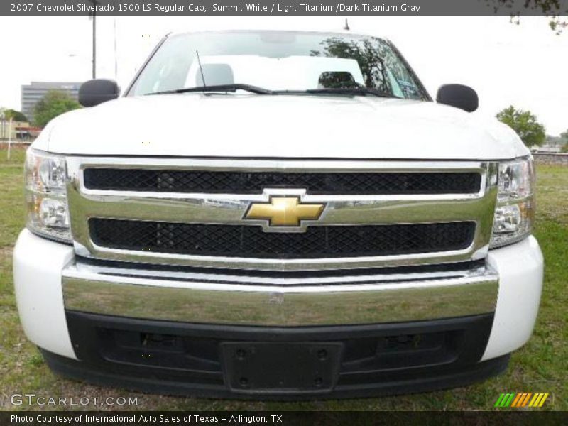 Summit White / Light Titanium/Dark Titanium Gray 2007 Chevrolet Silverado 1500 LS Regular Cab