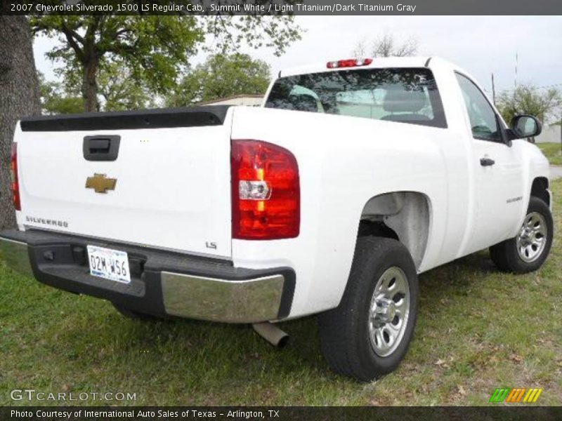 Summit White / Light Titanium/Dark Titanium Gray 2007 Chevrolet Silverado 1500 LS Regular Cab