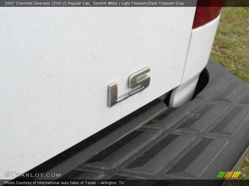 Summit White / Light Titanium/Dark Titanium Gray 2007 Chevrolet Silverado 1500 LS Regular Cab
