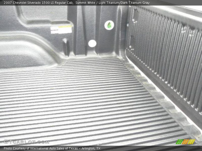Summit White / Light Titanium/Dark Titanium Gray 2007 Chevrolet Silverado 1500 LS Regular Cab