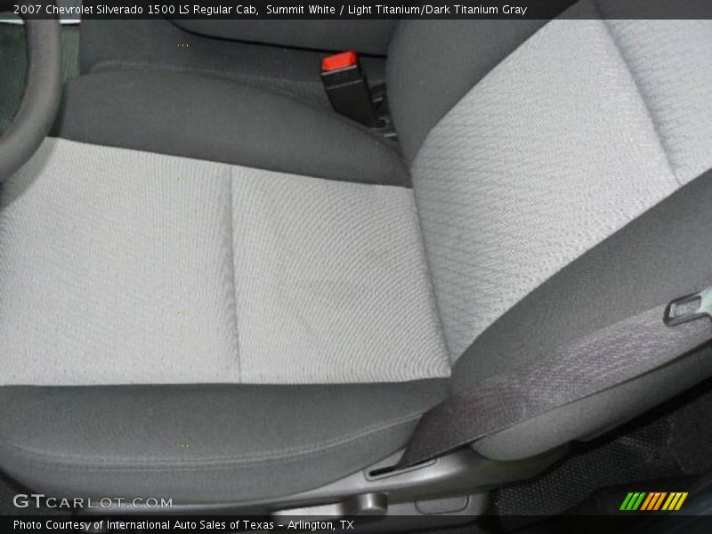 Summit White / Light Titanium/Dark Titanium Gray 2007 Chevrolet Silverado 1500 LS Regular Cab