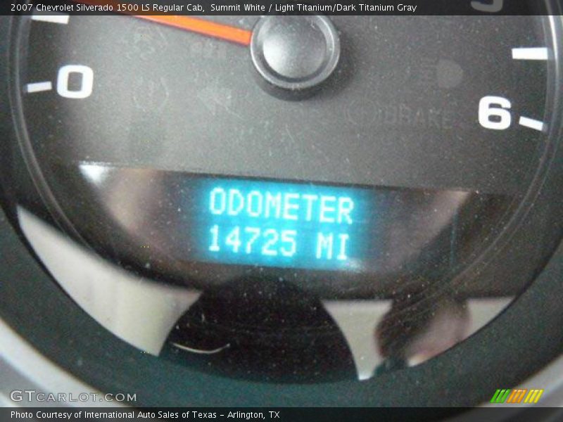 Summit White / Light Titanium/Dark Titanium Gray 2007 Chevrolet Silverado 1500 LS Regular Cab