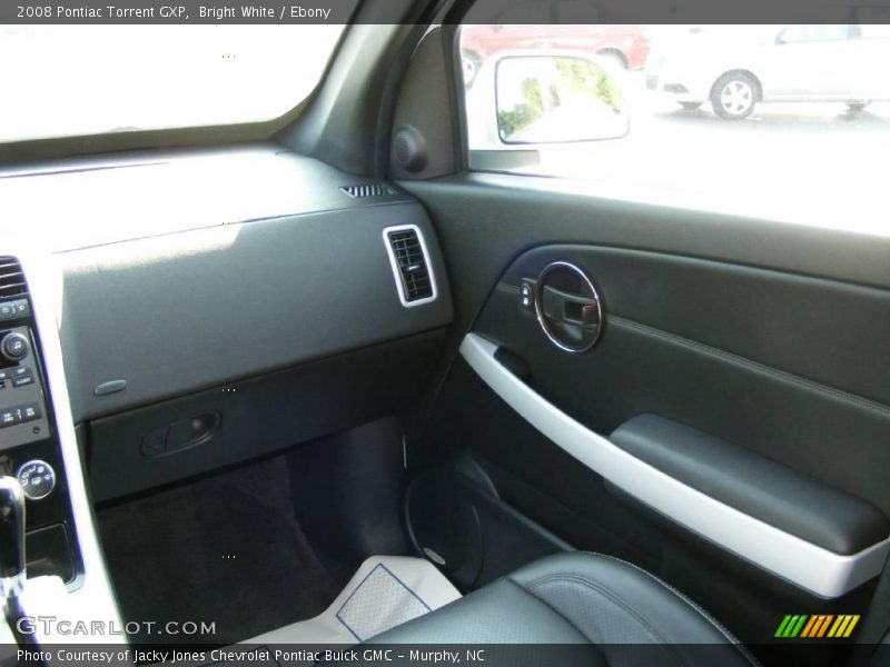 Bright White / Ebony 2008 Pontiac Torrent GXP