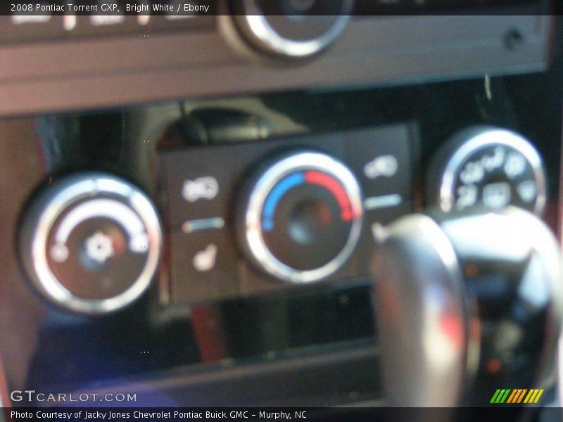 Bright White / Ebony 2008 Pontiac Torrent GXP