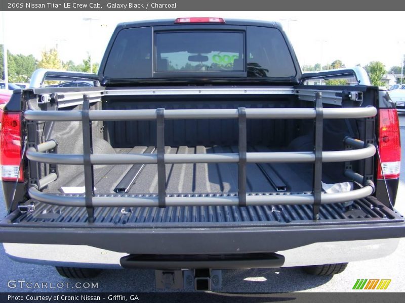 Galaxy Black / Charcoal 2009 Nissan Titan LE Crew Cab