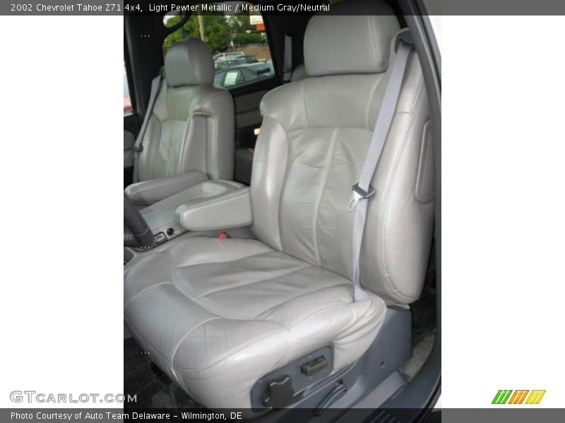 Light Pewter Metallic / Medium Gray/Neutral 2002 Chevrolet Tahoe Z71 4x4