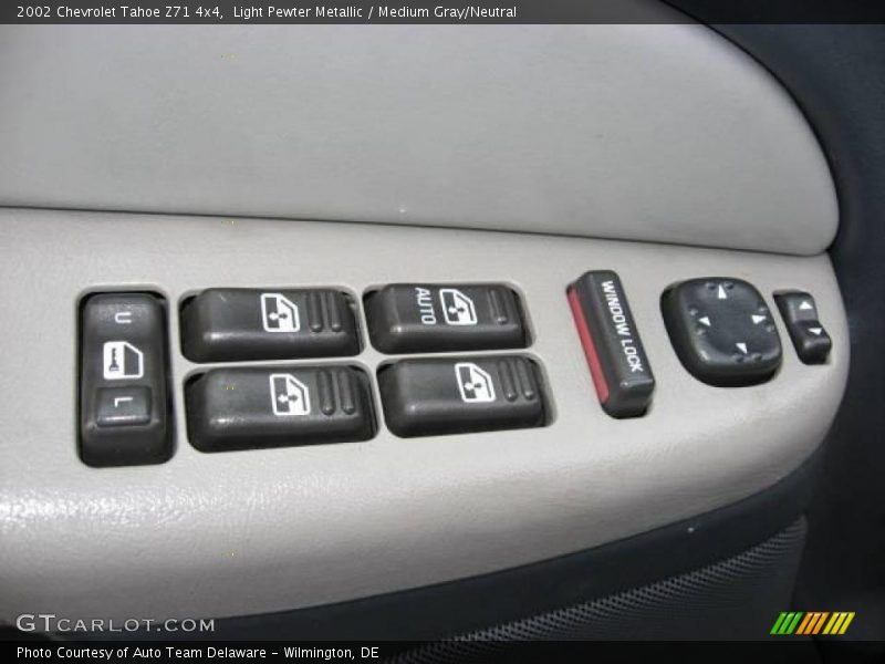 Light Pewter Metallic / Medium Gray/Neutral 2002 Chevrolet Tahoe Z71 4x4