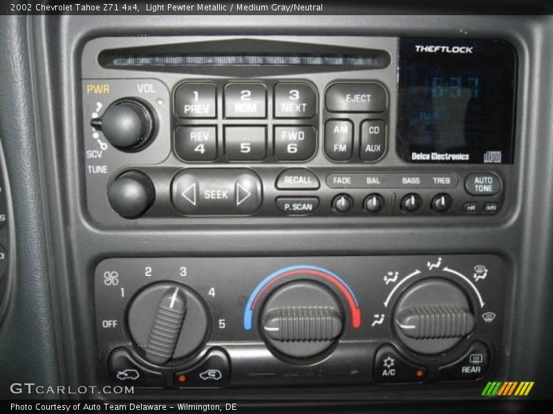 Light Pewter Metallic / Medium Gray/Neutral 2002 Chevrolet Tahoe Z71 4x4