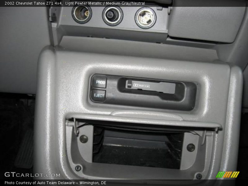 Light Pewter Metallic / Medium Gray/Neutral 2002 Chevrolet Tahoe Z71 4x4