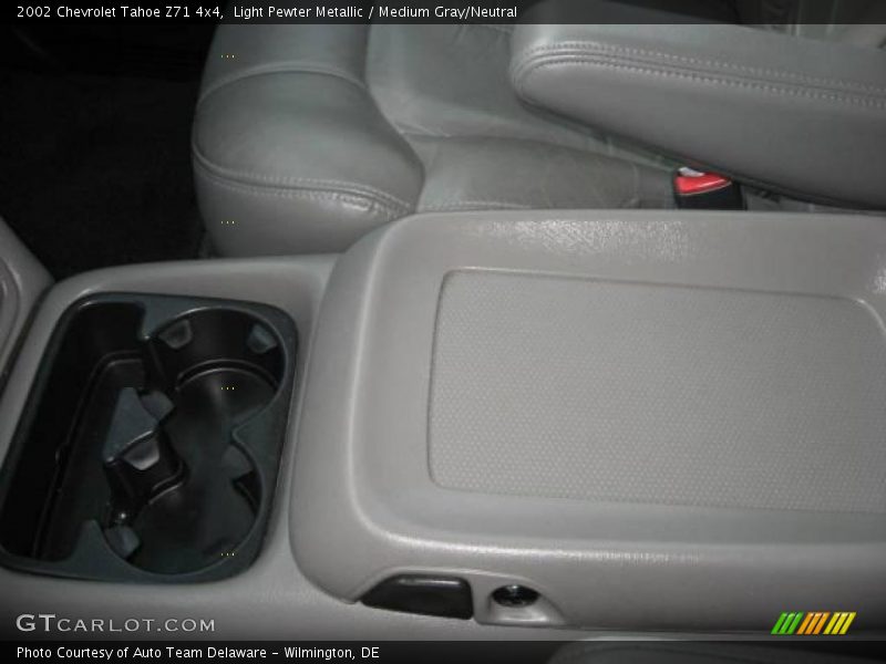 Light Pewter Metallic / Medium Gray/Neutral 2002 Chevrolet Tahoe Z71 4x4