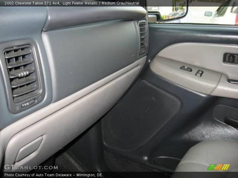 Light Pewter Metallic / Medium Gray/Neutral 2002 Chevrolet Tahoe Z71 4x4