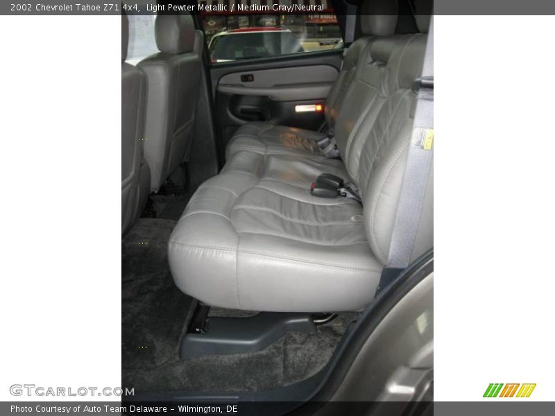 Light Pewter Metallic / Medium Gray/Neutral 2002 Chevrolet Tahoe Z71 4x4