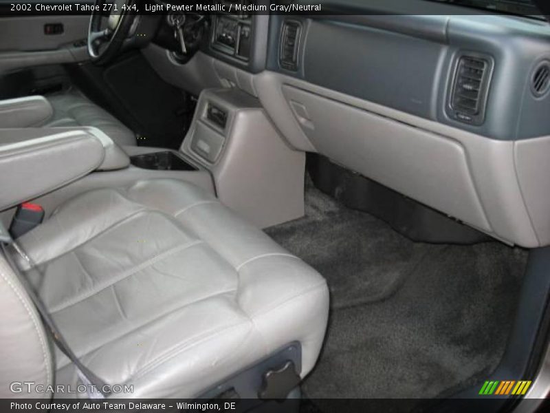 Light Pewter Metallic / Medium Gray/Neutral 2002 Chevrolet Tahoe Z71 4x4