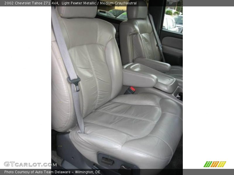 Light Pewter Metallic / Medium Gray/Neutral 2002 Chevrolet Tahoe Z71 4x4