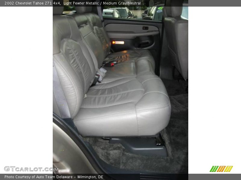 Light Pewter Metallic / Medium Gray/Neutral 2002 Chevrolet Tahoe Z71 4x4