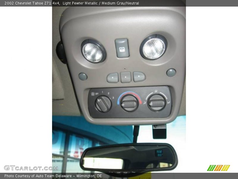 Light Pewter Metallic / Medium Gray/Neutral 2002 Chevrolet Tahoe Z71 4x4