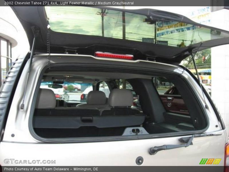 Light Pewter Metallic / Medium Gray/Neutral 2002 Chevrolet Tahoe Z71 4x4