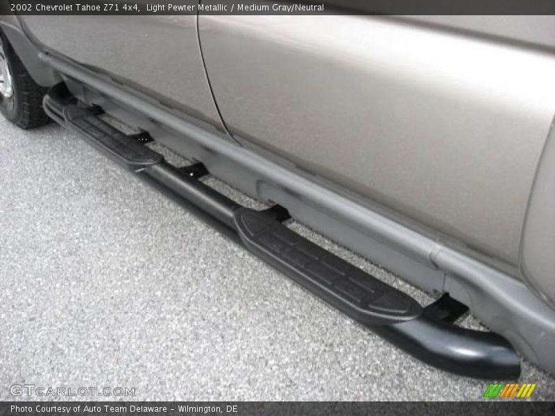 Light Pewter Metallic / Medium Gray/Neutral 2002 Chevrolet Tahoe Z71 4x4