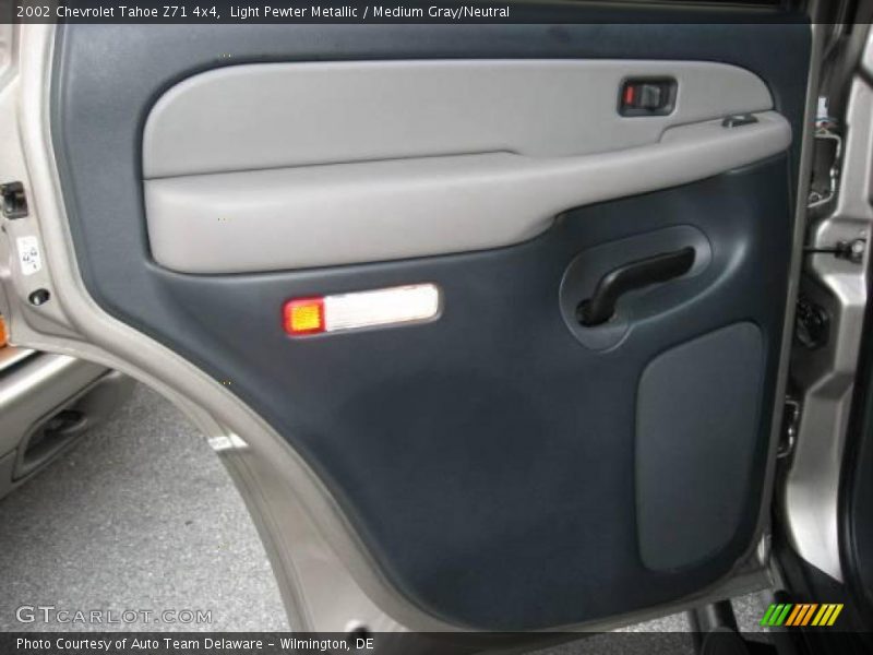 Light Pewter Metallic / Medium Gray/Neutral 2002 Chevrolet Tahoe Z71 4x4
