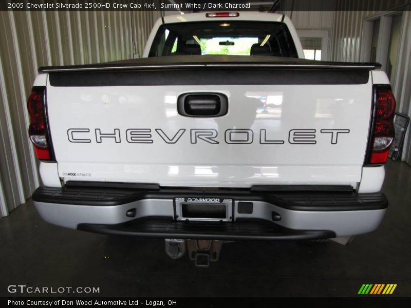 Summit White / Dark Charcoal 2005 Chevrolet Silverado 2500HD Crew Cab 4x4