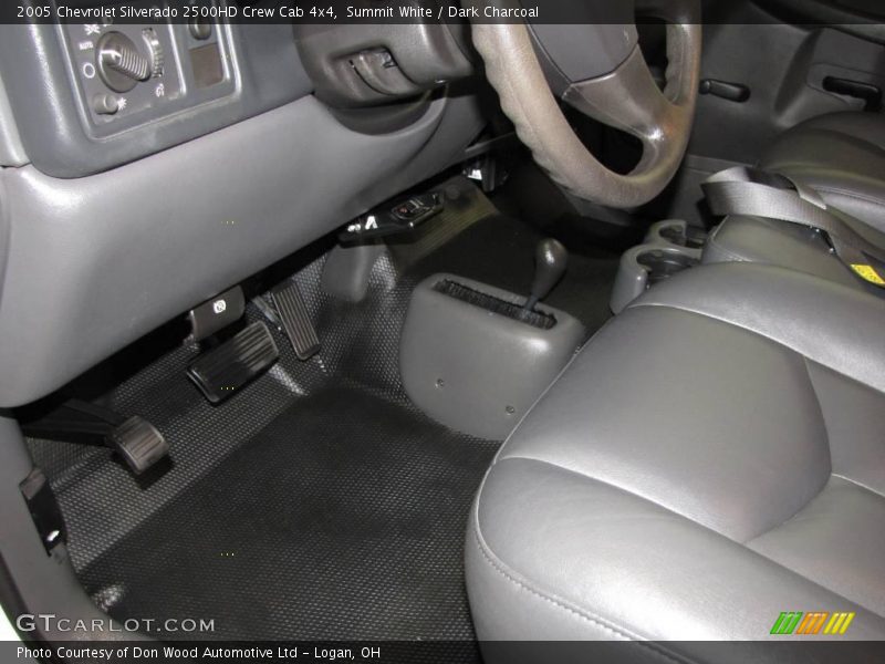 Summit White / Dark Charcoal 2005 Chevrolet Silverado 2500HD Crew Cab 4x4