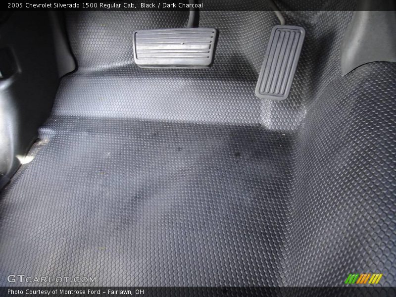 Black / Dark Charcoal 2005 Chevrolet Silverado 1500 Regular Cab