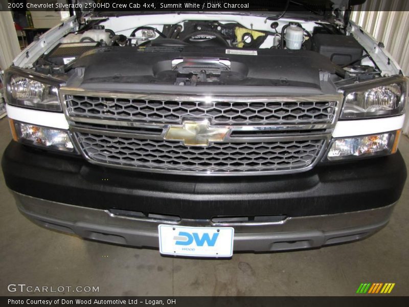 Summit White / Dark Charcoal 2005 Chevrolet Silverado 2500HD Crew Cab 4x4