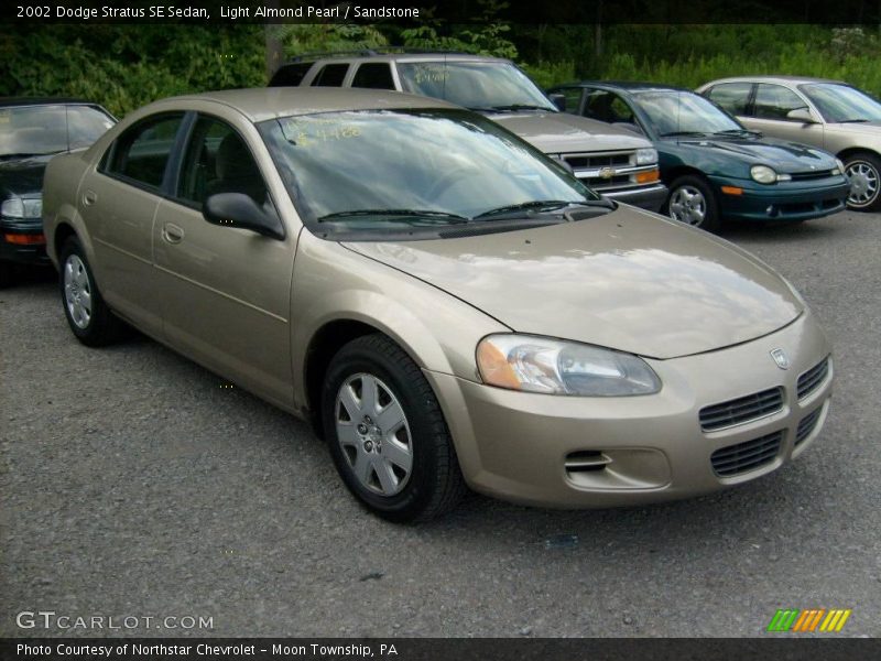 Light Almond Pearl / Sandstone 2002 Dodge Stratus SE Sedan