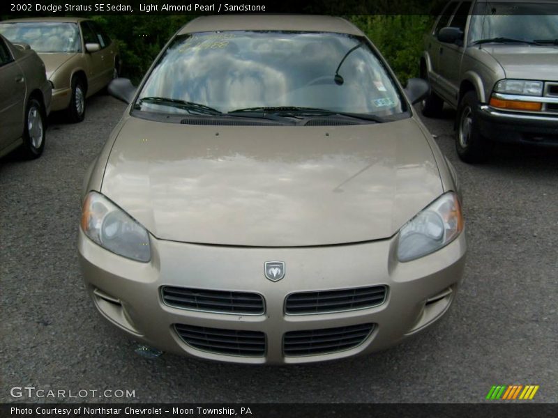 Light Almond Pearl / Sandstone 2002 Dodge Stratus SE Sedan