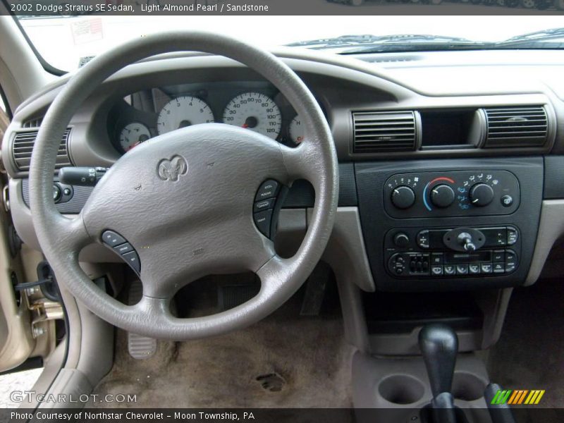Light Almond Pearl / Sandstone 2002 Dodge Stratus SE Sedan