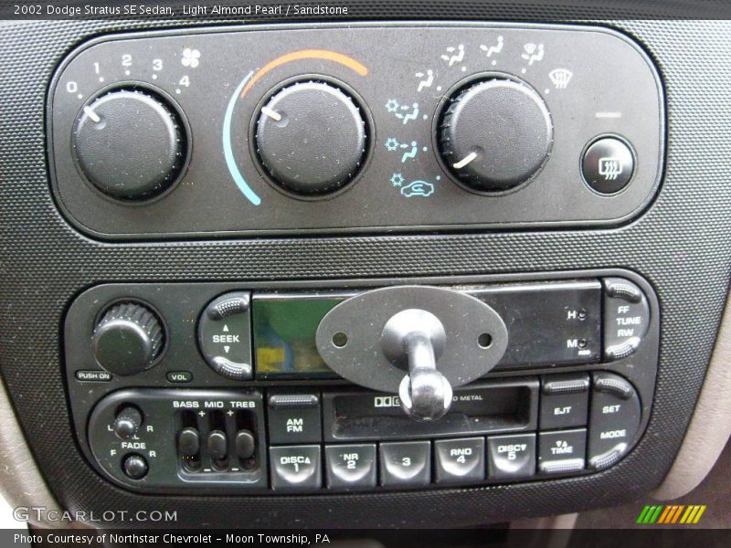Light Almond Pearl / Sandstone 2002 Dodge Stratus SE Sedan