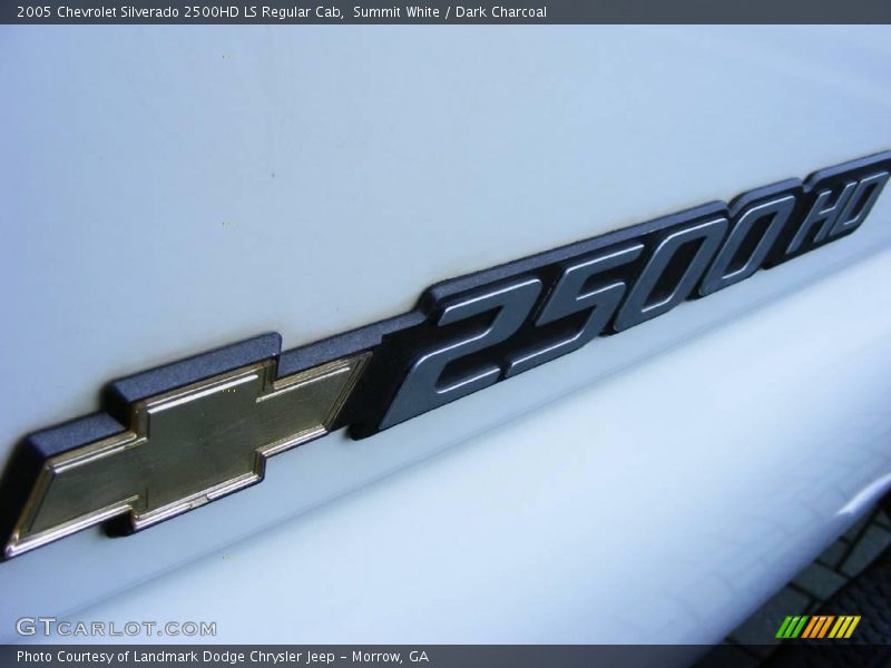 Summit White / Dark Charcoal 2005 Chevrolet Silverado 2500HD LS Regular Cab