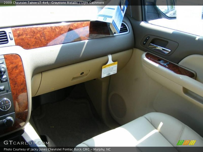 Graystone Metallic / Light Cashmere 2009 Chevrolet Tahoe LT 4x4