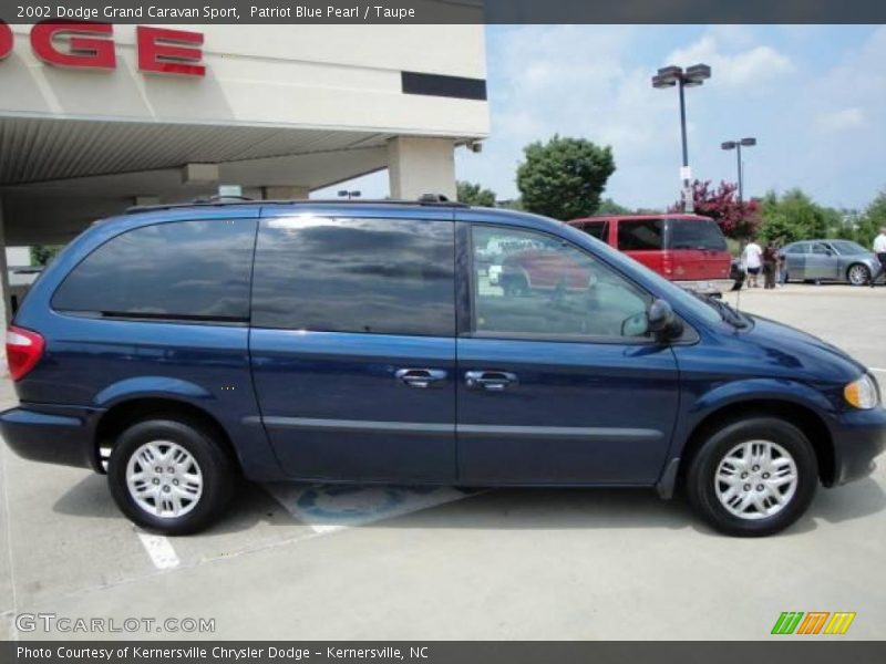 Patriot Blue Pearl / Taupe 2002 Dodge Grand Caravan Sport
