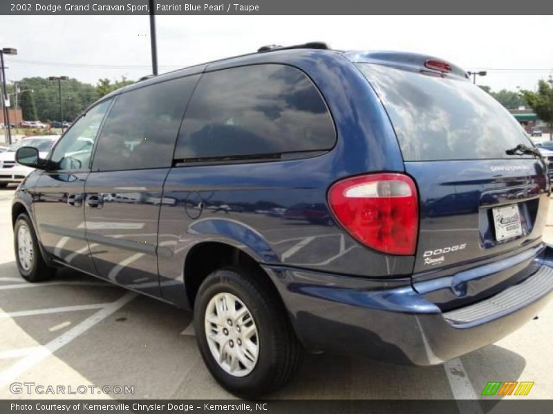 Patriot Blue Pearl / Taupe 2002 Dodge Grand Caravan Sport