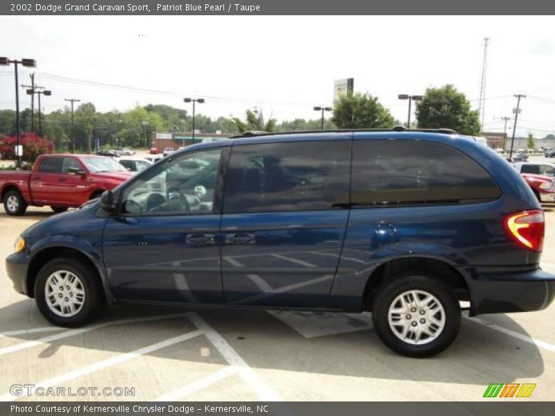 Patriot Blue Pearl / Taupe 2002 Dodge Grand Caravan Sport