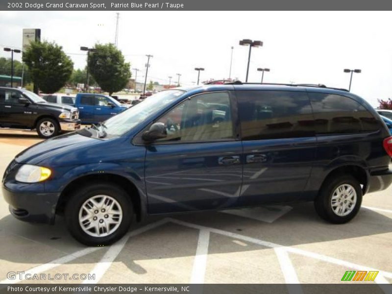 Patriot Blue Pearl / Taupe 2002 Dodge Grand Caravan Sport