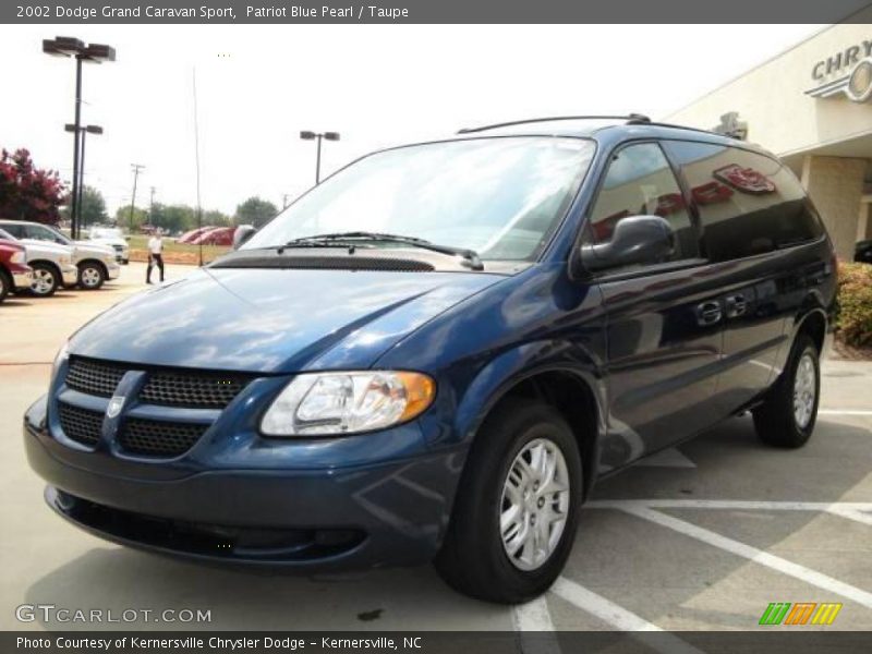 Patriot Blue Pearl / Taupe 2002 Dodge Grand Caravan Sport