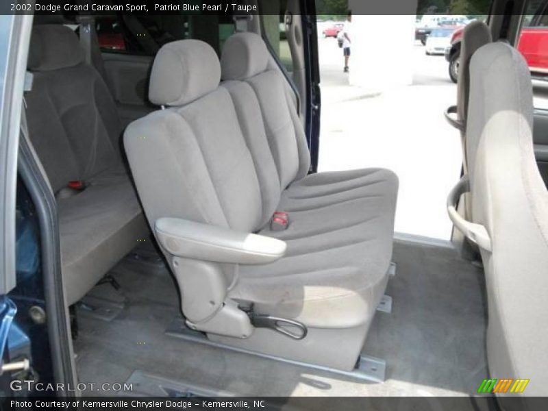 Patriot Blue Pearl / Taupe 2002 Dodge Grand Caravan Sport