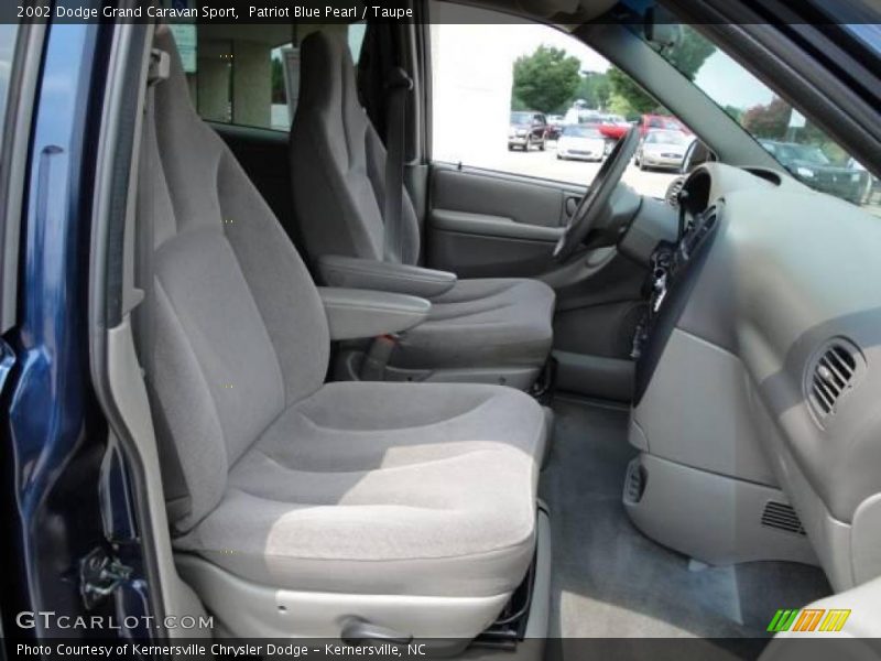 Patriot Blue Pearl / Taupe 2002 Dodge Grand Caravan Sport