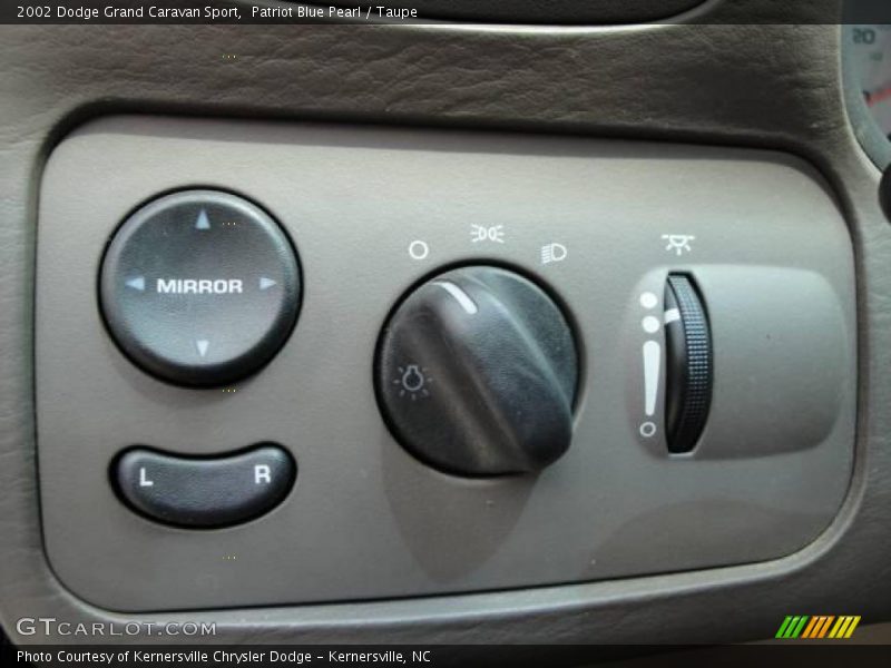 Patriot Blue Pearl / Taupe 2002 Dodge Grand Caravan Sport