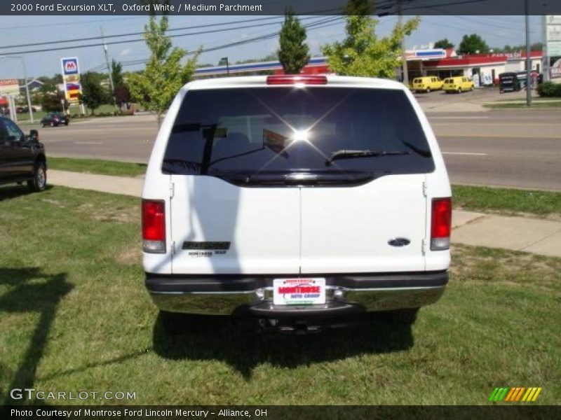 Oxford White / Medium Parchment 2000 Ford Excursion XLT
