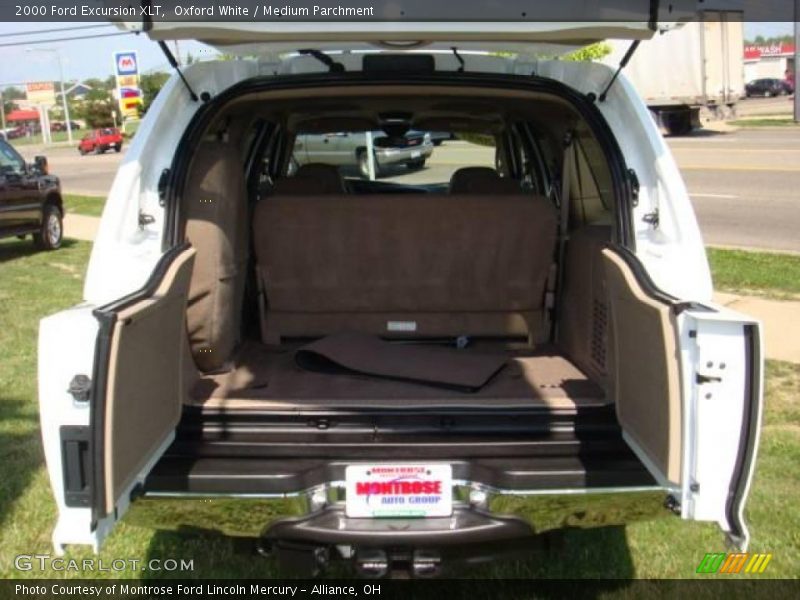 Oxford White / Medium Parchment 2000 Ford Excursion XLT