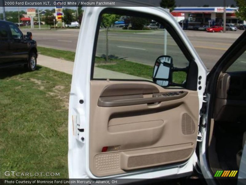 Oxford White / Medium Parchment 2000 Ford Excursion XLT