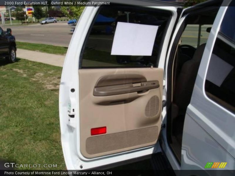 Oxford White / Medium Parchment 2000 Ford Excursion XLT