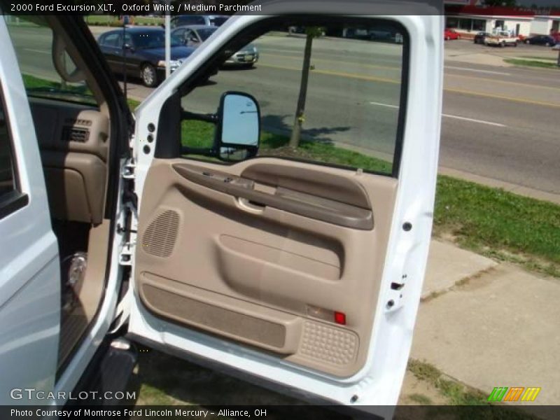 Oxford White / Medium Parchment 2000 Ford Excursion XLT