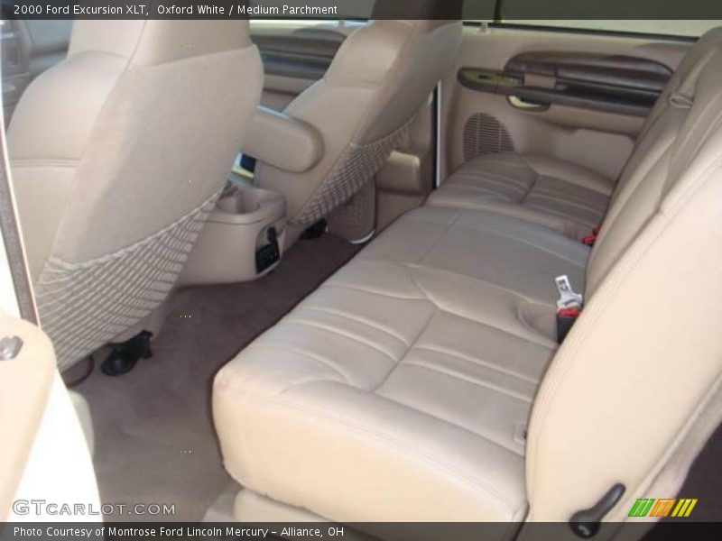 Oxford White / Medium Parchment 2000 Ford Excursion XLT