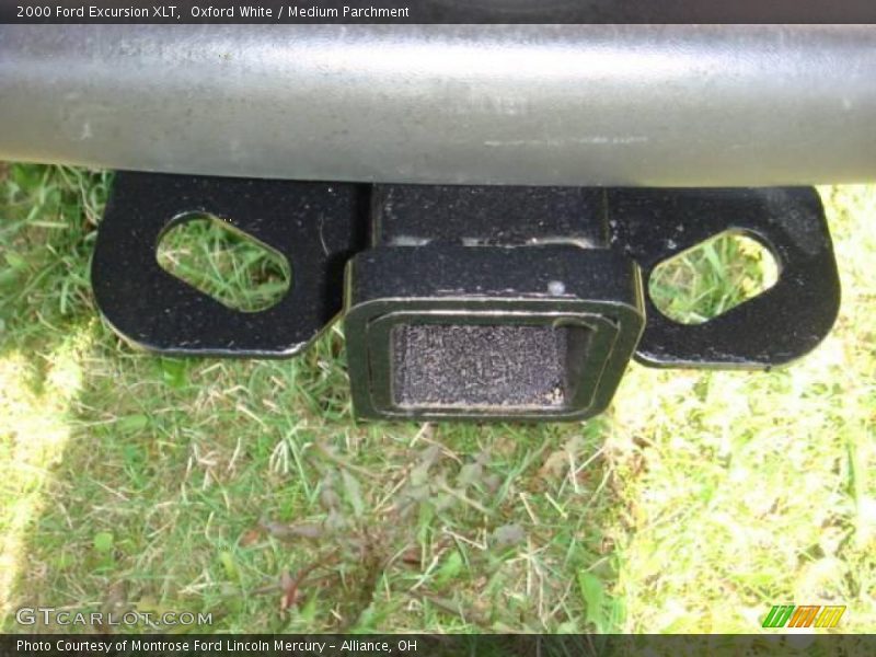 Oxford White / Medium Parchment 2000 Ford Excursion XLT