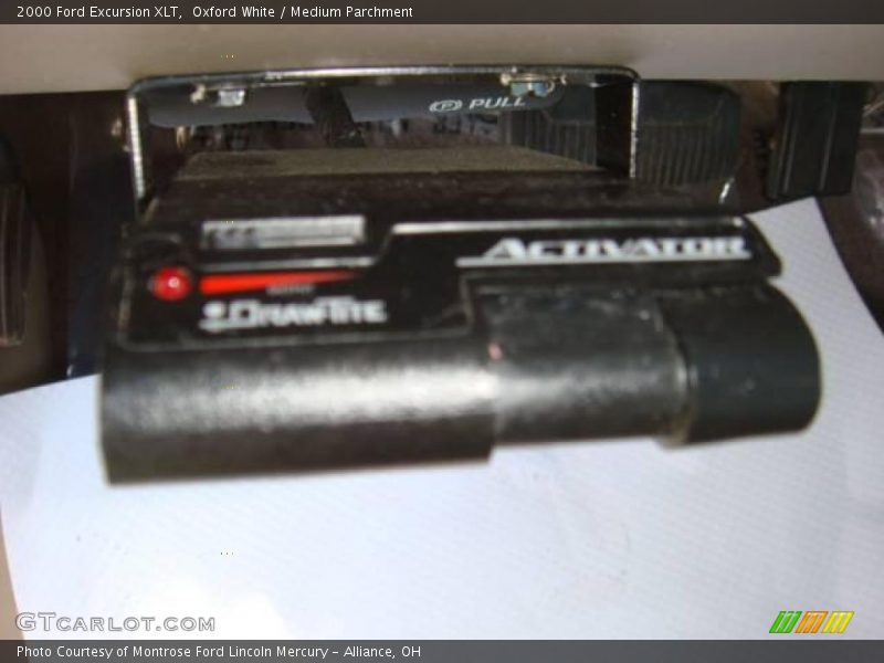 Oxford White / Medium Parchment 2000 Ford Excursion XLT