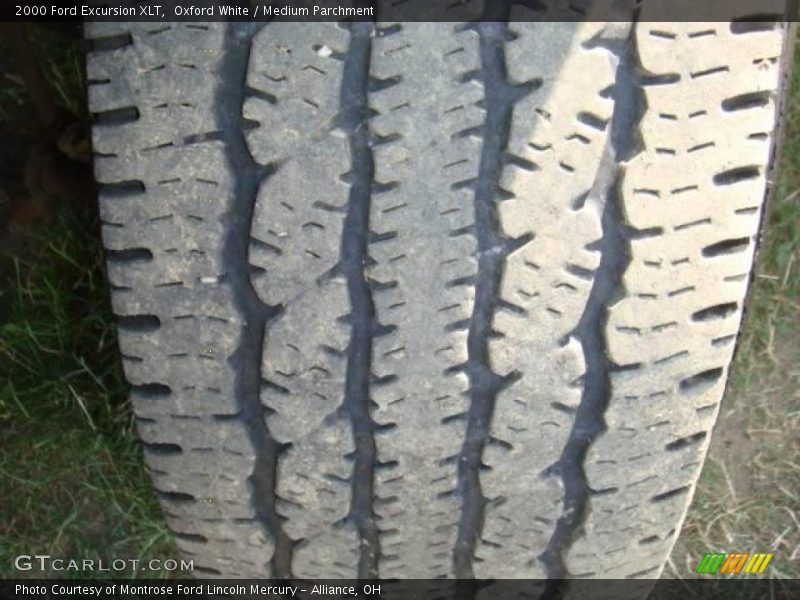 Oxford White / Medium Parchment 2000 Ford Excursion XLT